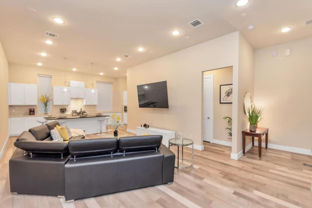 Luxurious Houston Galleria Living Villa ภายนอก รูปภาพ