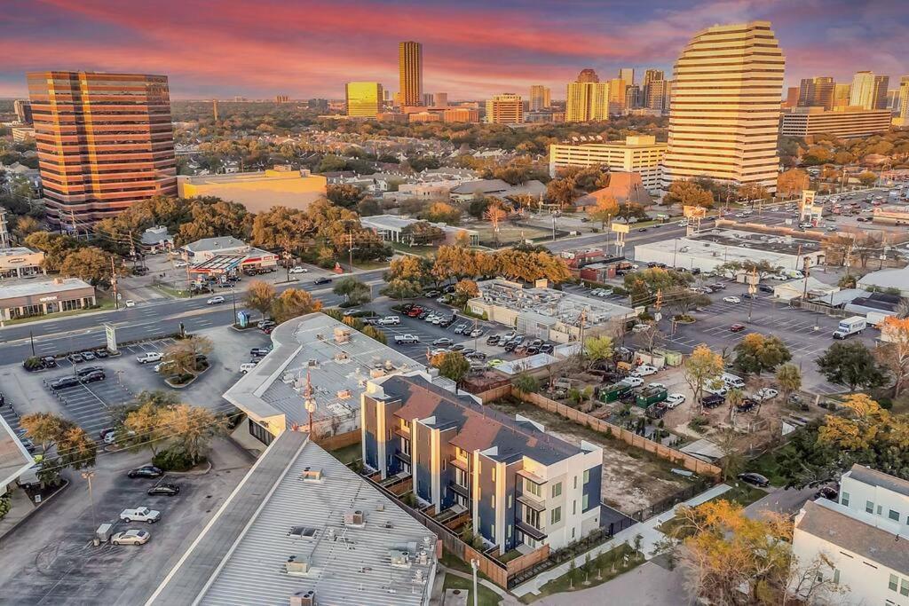 Luxurious Houston Galleria Living Villa ภายนอก รูปภาพ